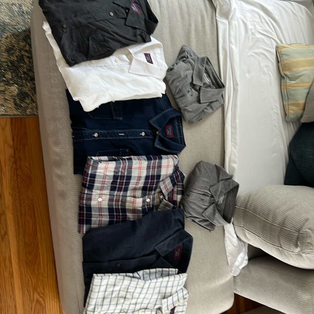 UNTUCKit  collection size Medium New